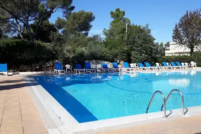 Image de Duplex 6 pers 55m2 avec grande piscine et mer à proximité.