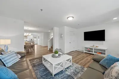 Image de Modern Waters- Bright and Central- Walk to Downtown