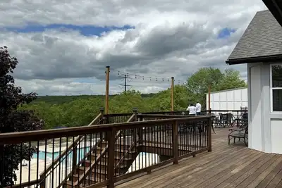 Image de Spacious 4-bedroom townhome with WiFi, Ac in wonderful Saw Creek