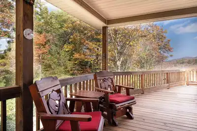 Image de Gnome Retreat: Long-Range Mountain Views - No Pet Fees - Creek Sounds - WiFi