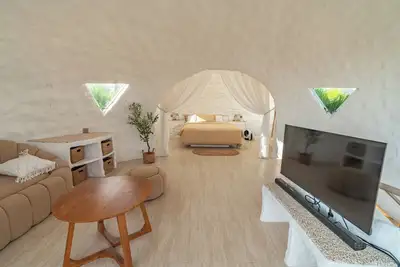 Image de A villa in the Canggu area with a curved design exudes modern minimalism