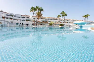 Image de Vacances 'Vincelina' avec piscine partagée, terrasse privée et Wi-Fi