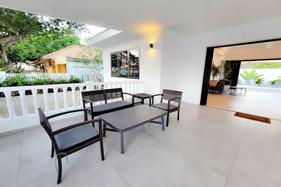 Image de 3-bedroom villa, beach house 5 minutes walk from the beach! super clean