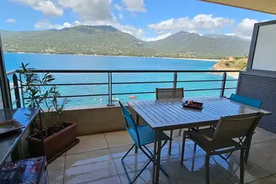 Image de T2 de Standing Coté Plage, les pieds dans l'eau