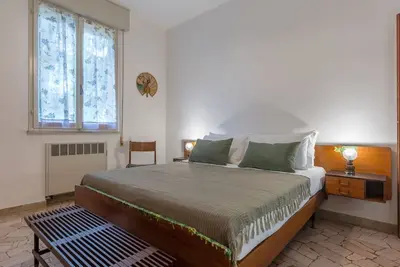 Image de GuestHost - Bright and comfortable apartment, ideal for six people, located on the second floor of a modern building Without lift (stairs to access it). The apartment is equipped with two bedrooms, a living area with kitchenette, a bathroom and a private