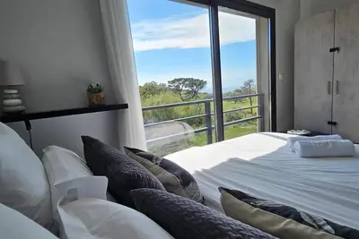 Image de Grand & beau studio climatisé vue sur mer