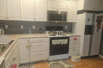 Image de Cozy 2-bedroom townhome in welcoming Cedar Falls with WiFi and Ac.