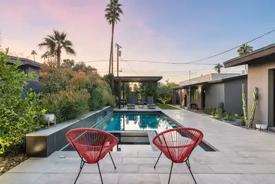 Stylish Oasis in Arcadia: Private Pool & Prime Location!