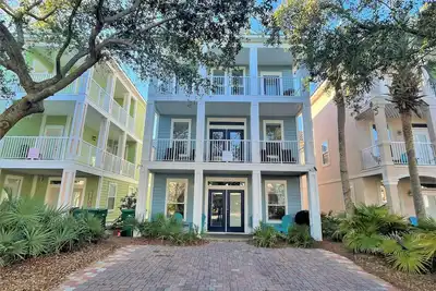 Image de The Bluefin - Luxury Beach Home!