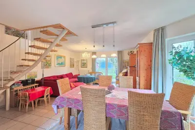 Image de Ferienhaus Holiday Neßmersiel - Welcome to the artists' house by the sea - Creative