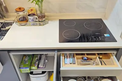 Image de 3-bed cozy apt. in Seoul w/ WiFi, A/C, Netflix, elevator - 7min from subway