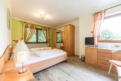 Image de Double room with balcony on the south side - Landgasthaus Zum Kreuzberg