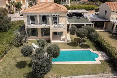 Image de Kefalonia villas with pool: elegant 3 bedroom villa with pool in Metaxata