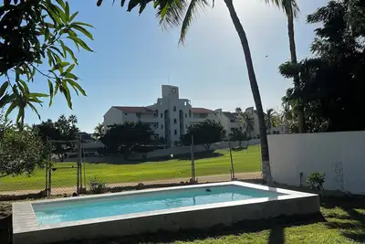 Image de House in golf course with pool. Excellent location very close to downtown