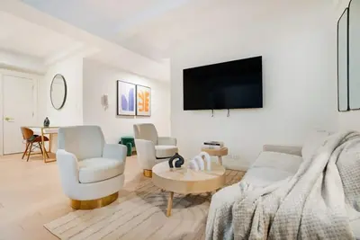 Image de Charming 2 Bedroom 2 Bathroom Apartment