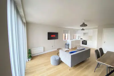Image de Charming 2-Bedroom Retreat with Balcony