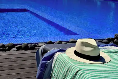 Image de Amazing pool and free parking!