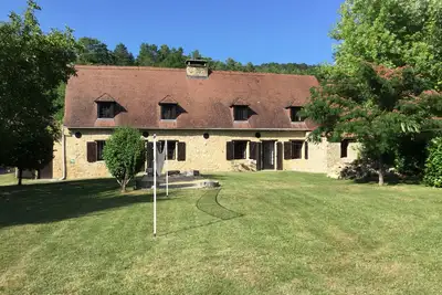 Image de Converted Barn, full of character, with large pool and grounds