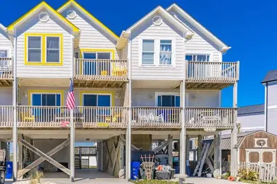 Image de Mermaid's Hive - 3 Br Townhouse with Ocean Views; Dog Friendly!