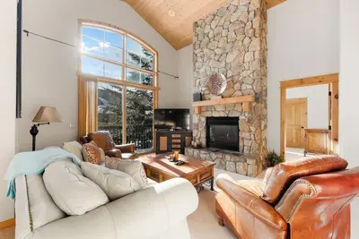 Image de Mountainside Duplex with Ski Slope Views!