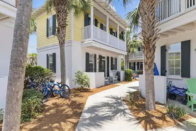 Image de Bungalows at Seagrove #152 | Community Pool, Near Beach + Bikes