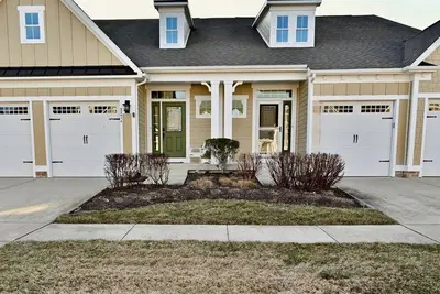 Image de Bayside Resort: New Listing: Beautiful 4 Bedroom 3. 5 Baths, 2 Suite Twin-House -