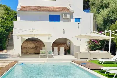 Image de Ostuni Beachfront Villa with Pool & Private Parking, Luxury Holidays