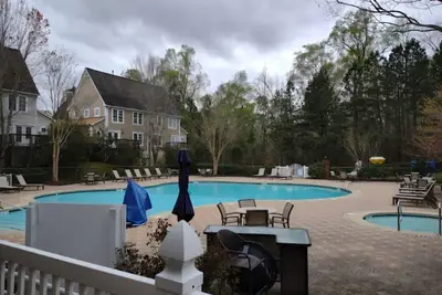 Image de Cozy 2-bedroom townhome in amazing Williamsburg.