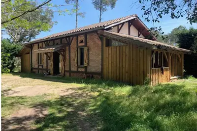Image de Maison Landaise rénovée proche du centre, piste cyclable à pied sans vis à vis.