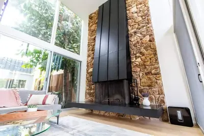 Image de Mcm modern architectural gem four houses from the bay in Naples, Long Beach.