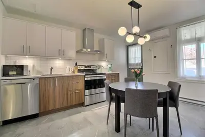 Image de Sillons de Maguire appartement moderne avec stationnement