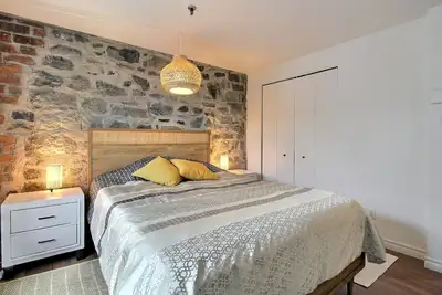 Image de Condo lumineux avec stationnement et vue Gare du Palais
