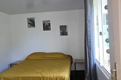 Image de Grande maison à 5 minutes de la vague mythique de Teahupoo. Idéale pour famille