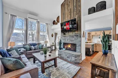 Image de New Mountainview Villa | Lake Views, Pool & Beach