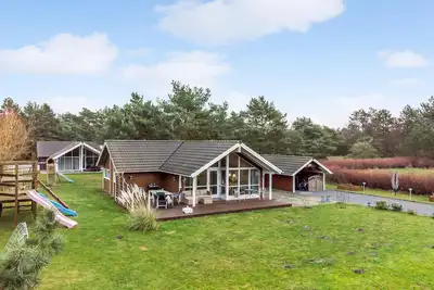 Image de Superbe maison à Rødby avec sauna
