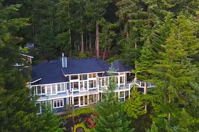Image de Oceanfront Estate on Salt Spring Island. Private dock, quiet bay, close to town.