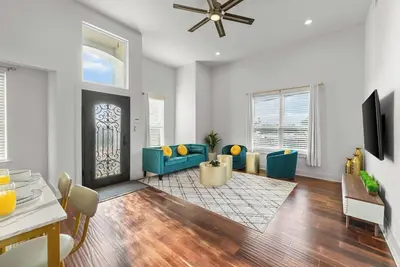 Image de Radiant & Modern City 2br 2 Ba Entier House Getaway~Terrace~Parking