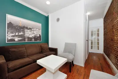 Image de Chic 2br Midtown West Apartment with Exposed Brick – Steps from Times Square