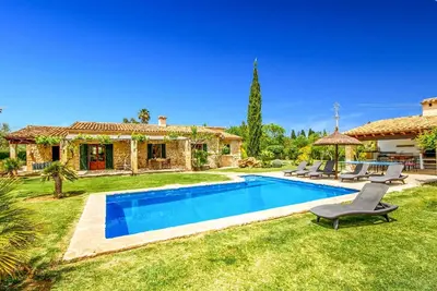 Villa 'Roig' avec piscine privée, Wi-Fi et climatisation