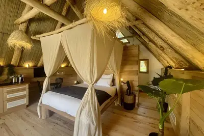 Image de La Cabane Java – Escapade romantique en pleine nature avec spa privé, terrasse et activités