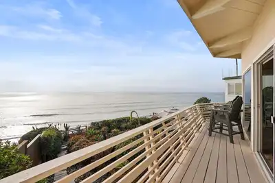 Image de Cliffside Oceanfront Gem - Stunning Views & Yard