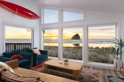 Image de Surf Vista Beach Front Home