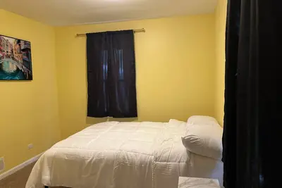 Image de Bright and Charming 4-bedroom house with Ac and WiFi in lovely Lansing