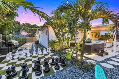 Image de Brand new listing, Hot Tub, Fire Pits, 15 Min to Beach, Las Olas and Fll