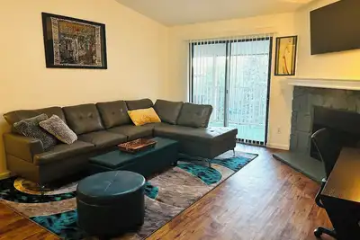 Image de Cozy 1-bedroom with Ac and WiFi in charming Aurora