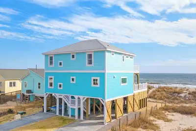 Image de New Construction-Beachfront-Private Pool, heat option-Hot Tub-Elevator-6br 5. 5ba