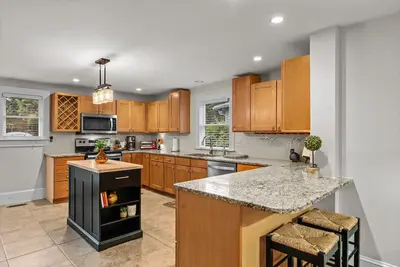 Image de Slice of Southern Heaven! Charming 3-bedroom 2. 5 bath Cottage - Downtown SoPines