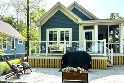 Image de Waterfront Cottage in Gated community resort.