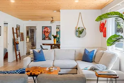 Image de Across From Seacliff Beach & Park. . . The Perfect Lake getaway