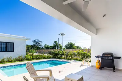 Image de Villa neuve avec piscine privée - idéale pour votre famille